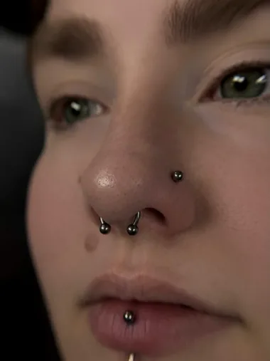 Piercing nosa i ust — Maria, Zajawa Tattoo Żary